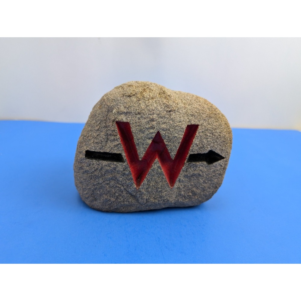 Engraved "W" Arrow Rock Family Crest House Marker Stone For Yard Mailbox Etched